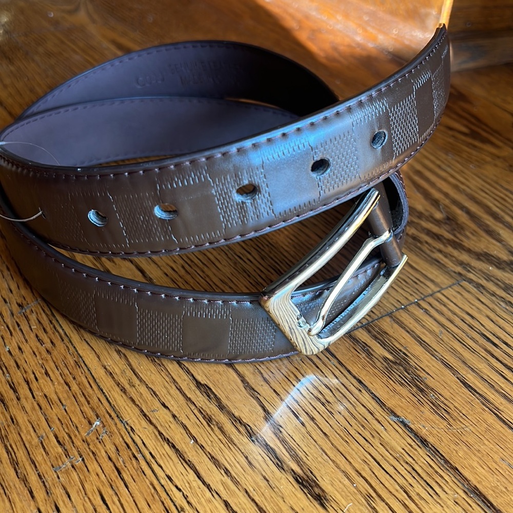 NWOT  leather belt, Large